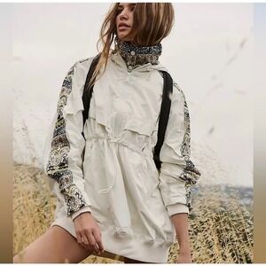 FP Free People Movement‎ Anorak Jacket White Drawstring Hooded Pullover Size SP
